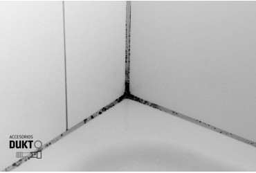 Quitar la silicona negra en cocina y baños
